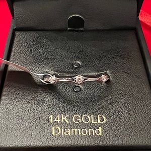 NWT 14KT White Gold Diamond Ring
